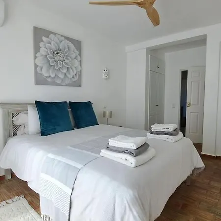 3 Bedroom House In 펜션