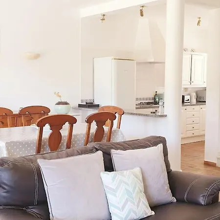 3 Bedroom House In Nyaraló *