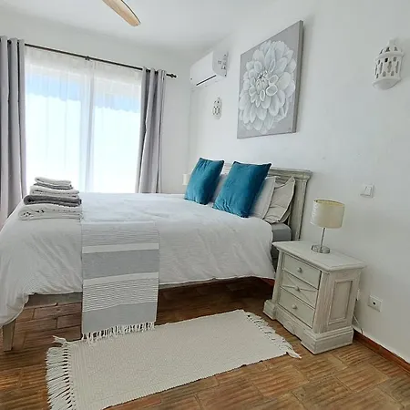 펜션 3 Bedroom House In Senhora da Luz